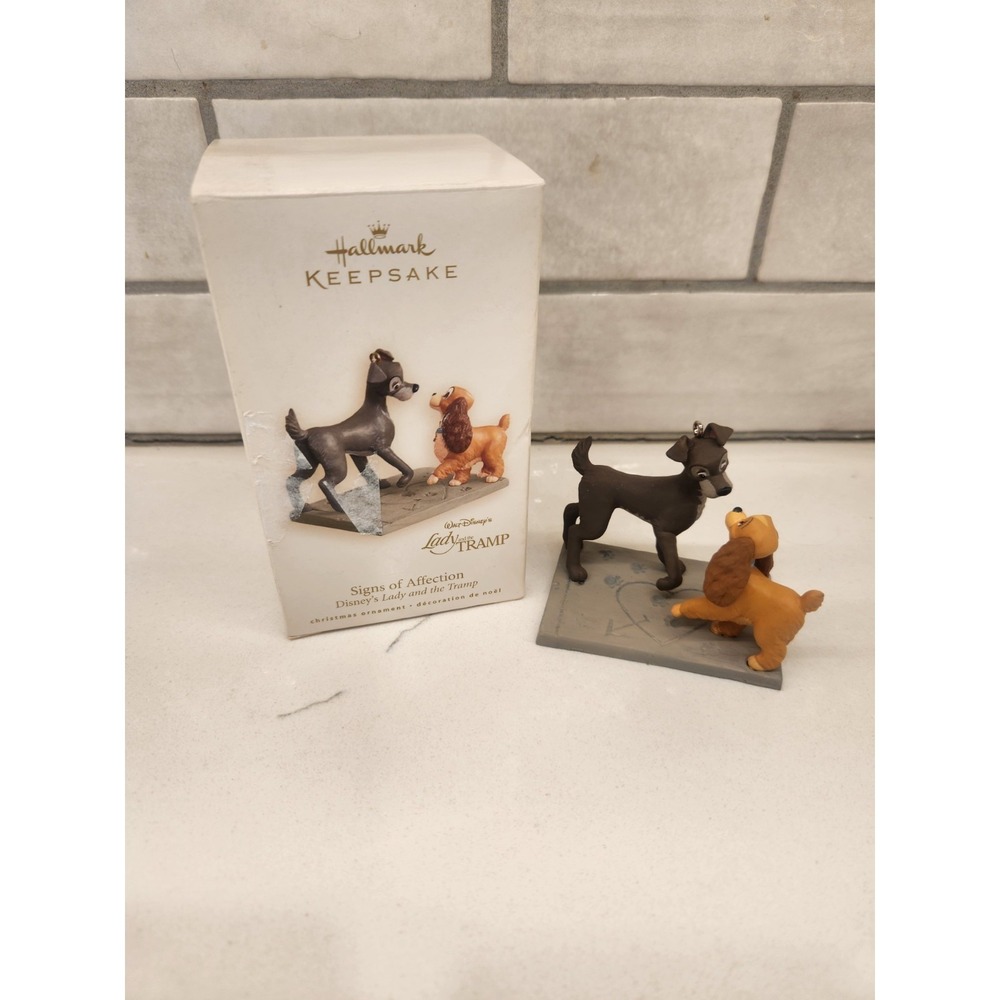 2008 Hallmark Disney Signs of Affection Lady and the Tramp Ornament in Box